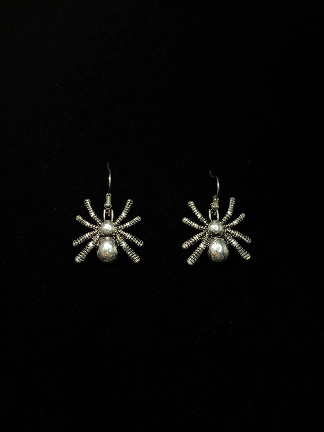 silver-threed spider