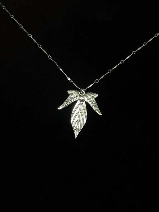silver maple leaf